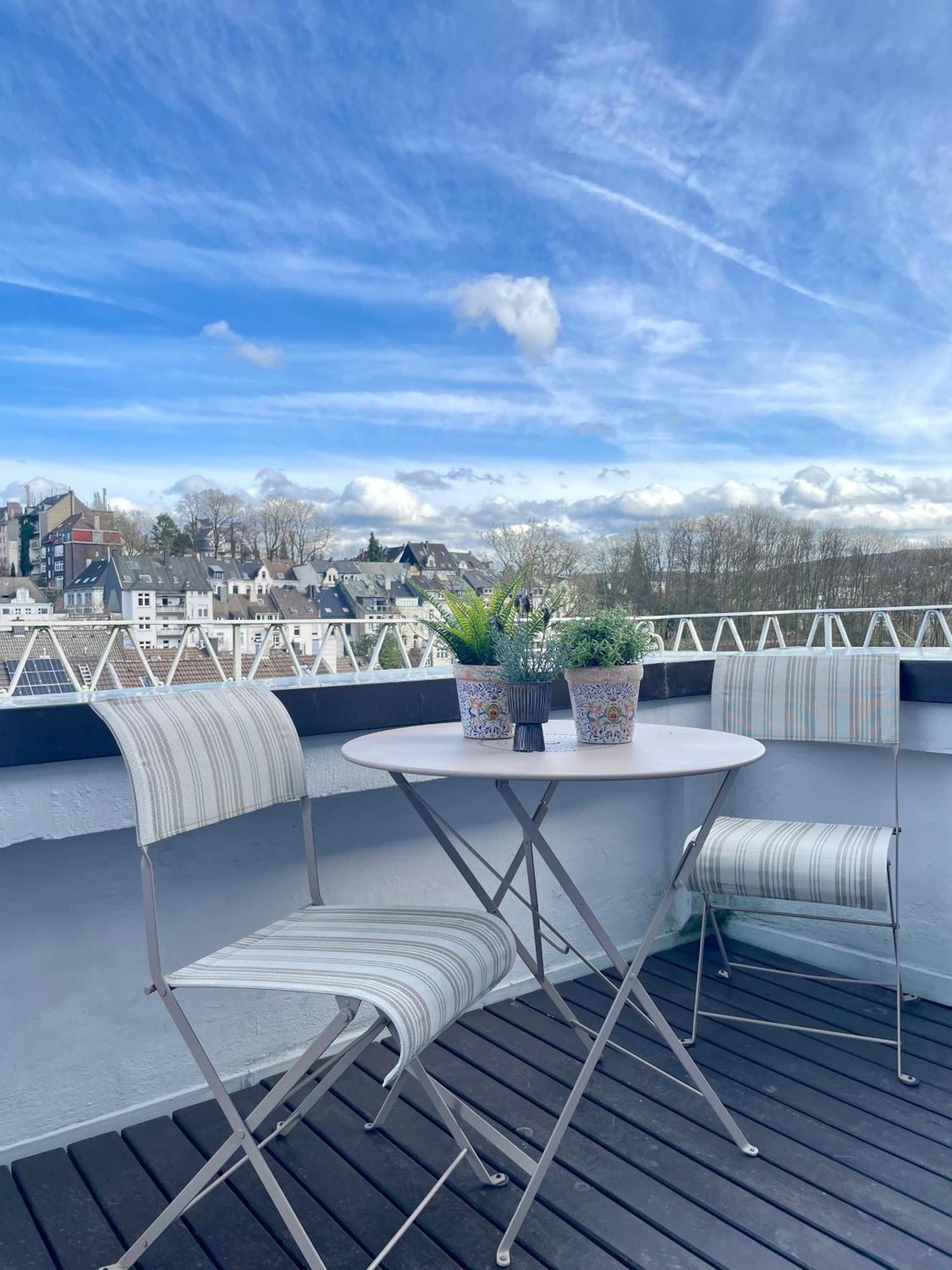 Helle Altbauwohnung Mit Balkon Im Briller Viertel Wuppertal Exterior photo