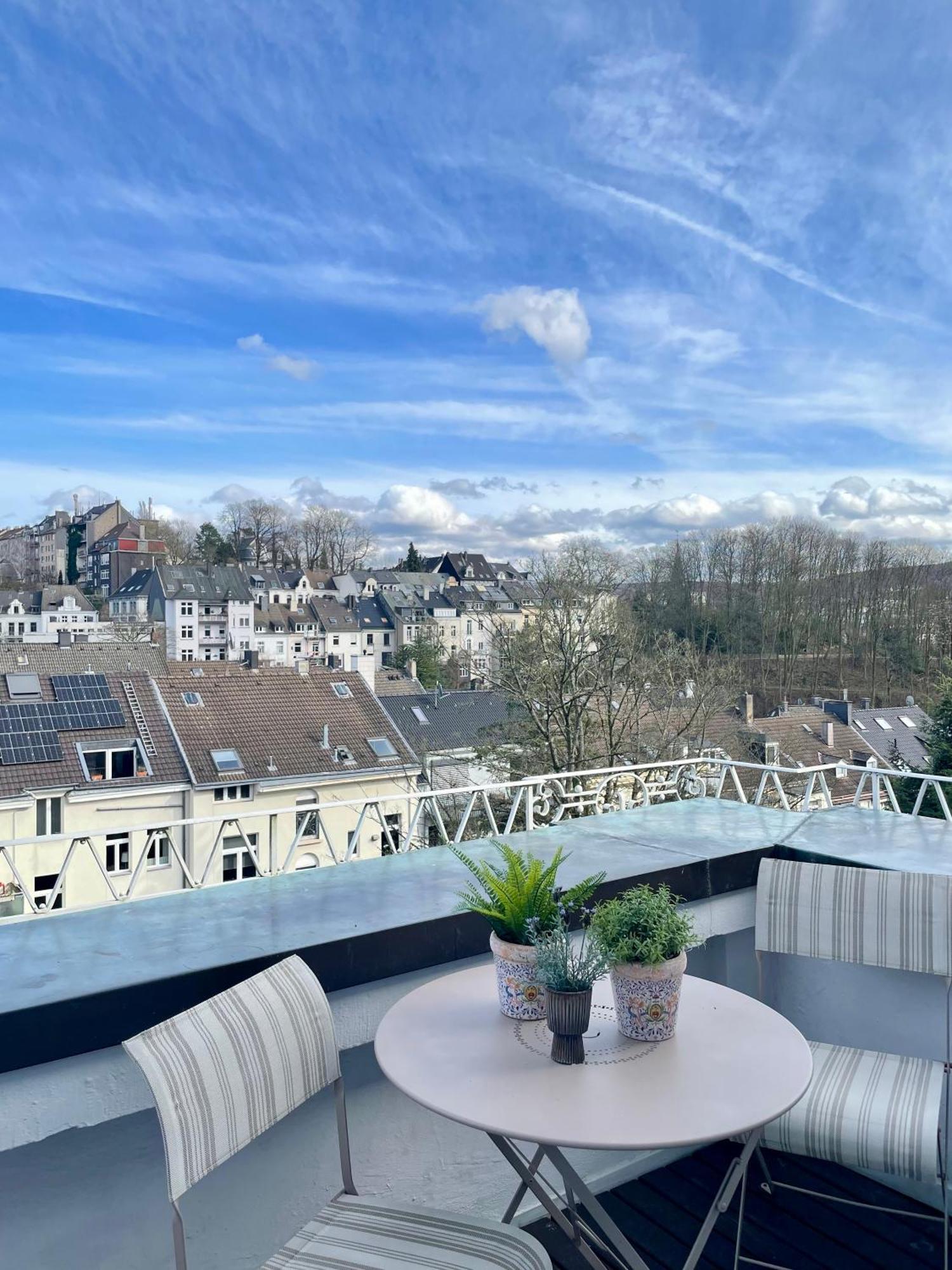Helle Altbauwohnung Mit Balkon Im Briller Viertel Wuppertal Exterior photo